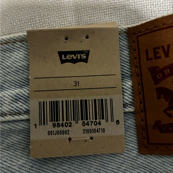 Levi's Women's 94 Baggy Shorts 31” - Picture 7 of 7